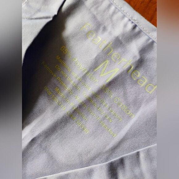 Featherhead Scrubs Top - Size: Medium   (1169) - Picture 2 of 5